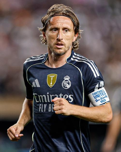 自威廉以来，埃斯特旺是首位连续3场欧冠进球的切尔西球员