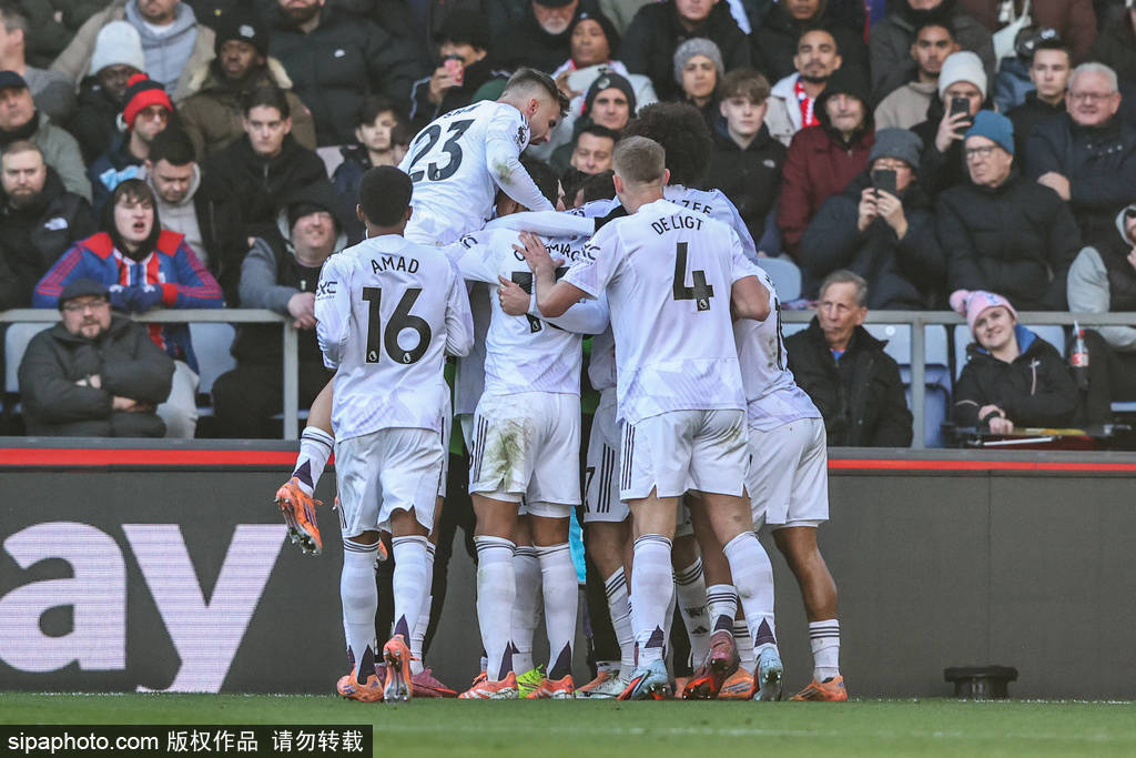 [天下足球]别样致敬 绝杀英雄追星亨利